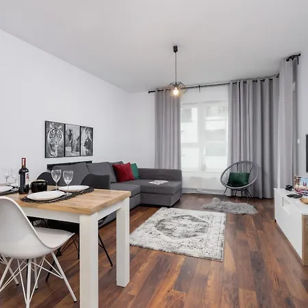 Zabłocie Pet-friendly Ślusarska Apartment by Noclegi Renters-2
